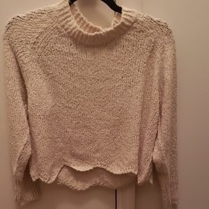 NWT cropped hem pullover